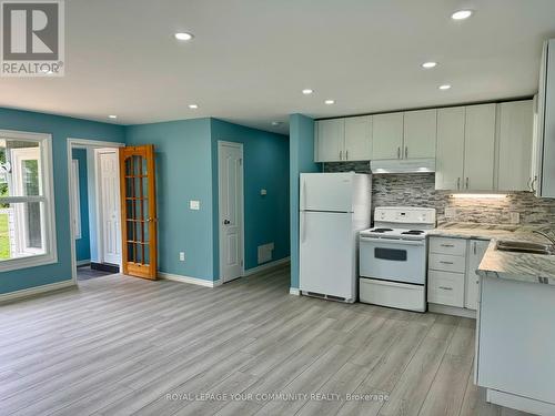 27159 Civic Centre Road, Georgina, ON - Indoor Photo Showing Kitchen