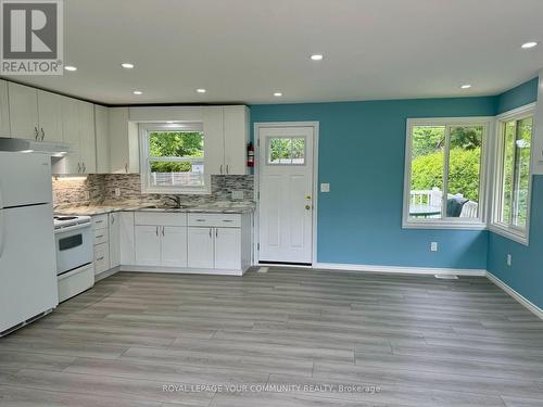 27159 Civic Centre Road, Georgina, ON - Indoor Photo Showing Kitchen