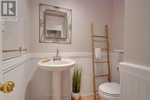 554 Plantation Gate, Newmarket, ON - Indoor Photo Showing Bathroom