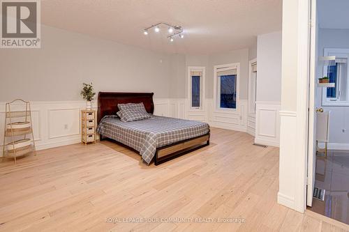 554 Plantation Gate, Newmarket, ON - Indoor Photo Showing Bedroom