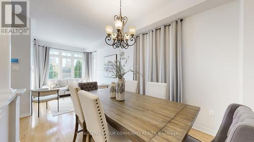 24 Pavlova Crescent, Richmond Hill, ON - Indoor Photo Showing Dining Room