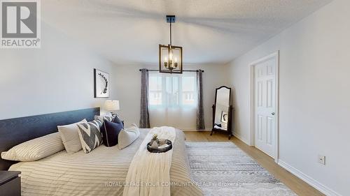 24 Pavlova Crescent, Richmond Hill, ON - Indoor Photo Showing Bedroom