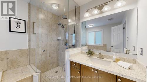 24 Pavlova Crescent, Richmond Hill, ON - Indoor Photo Showing Bathroom