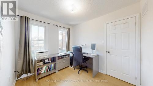 24 Pavlova Crescent, Richmond Hill, ON - Indoor Photo Showing Other Room