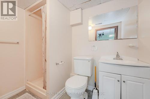 7 Daytona Street, Kitchener, ON - Indoor Photo Showing Bathroom