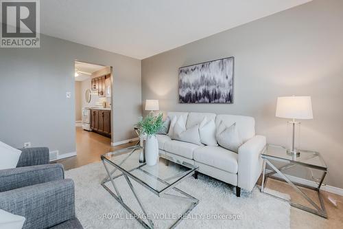 7 Daytona Street, Kitchener, ON - Indoor Photo Showing Living Room