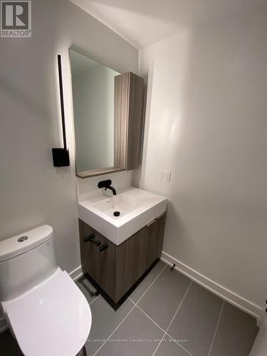 507 - 117 Broadway Avenue, Toronto, ON - Indoor Photo Showing Bathroom