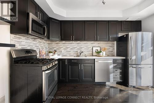 33 Beatrice Street, Toronto, ON - Indoor Photo Showing Kitchen With Upgraded Kitchen