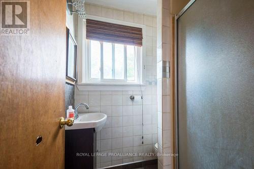 48 North Trent Street, Quinte West, ON - Indoor Photo Showing Bathroom