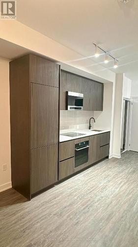 1210 - 127 Broadway Avenue, Toronto, ON - Indoor Photo Showing Kitchen