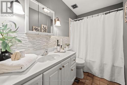 668 Stannor Drive, Peterborough (Monaghan), ON - Indoor Photo Showing Bathroom