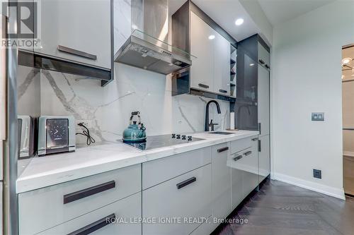 4406 - 14 York Street, Toronto, ON - Indoor Photo Showing Kitchen