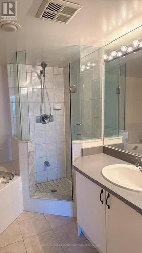 908 - 120 Promenade Circle W, Vaughan, ON - Indoor Photo Showing Bathroom