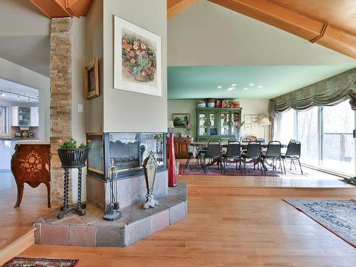 Living room - 14 Ch. Du Mont-Maribou, Saint-Sauveur, QC - Indoor