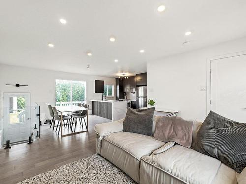 Vue d'ensemble - 3980 Crois. Bazin, Brossard, QC - Indoor Photo Showing Living Room