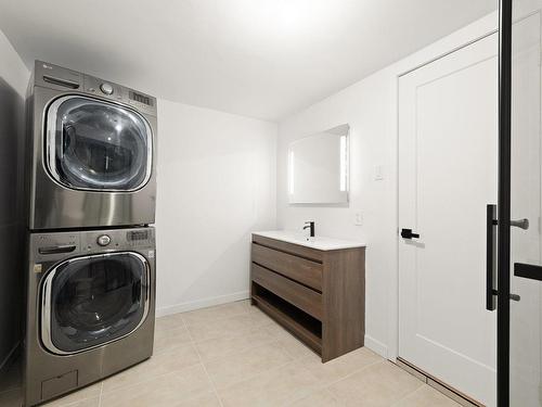 Salle de bains - 3980 Crois. Bazin, Brossard, QC - Indoor Photo Showing Laundry Room