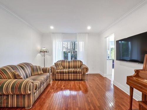 Living room - 1269 Boul. Céloron, Blainville, QC - Indoor Photo Showing Living Room