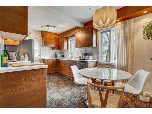 Kitchen - 2-715 Rue Montarville, Longueuil (Le Vieux-Longueuil), QC - Indoor Photo Showing Dining Room