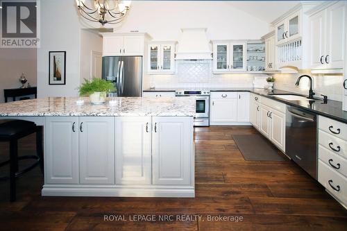 83 Spinnaker Drive, Fort Erie (335 - Ridgeway), ON - Indoor Photo Showing Kitchen With Upgraded Kitchen