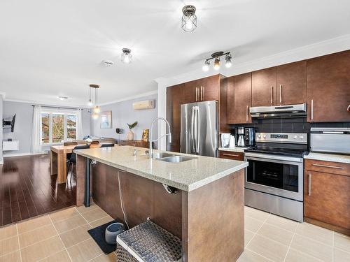 Cuisine - 300-4 Rue Gratton, Sainte-Thérèse, QC - Indoor Photo Showing Kitchen With Double Sink