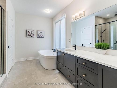 11 Whitcombe Way, Puslinch, ON - Indoor Photo Showing Bathroom