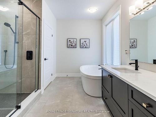 11 Whitcombe Way, Puslinch, ON - Indoor Photo Showing Bathroom