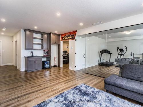 11 Whitcombe Way, Puslinch, ON - Indoor Photo Showing Living Room