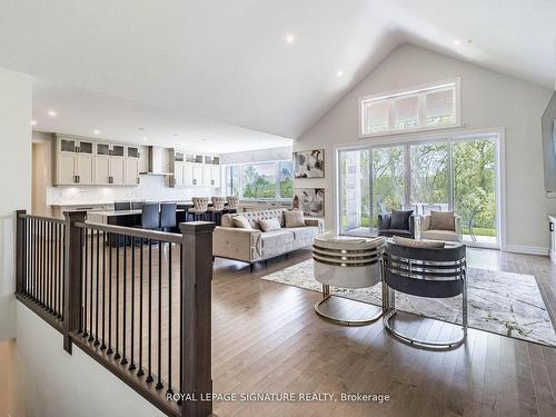 11 Whitcombe Way, Puslinch, ON - Indoor Photo Showing Living Room