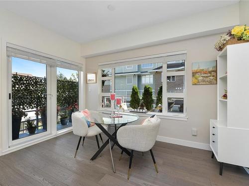 207-9861 Third St, Sidney, BC - Indoor Photo Showing Dining Room