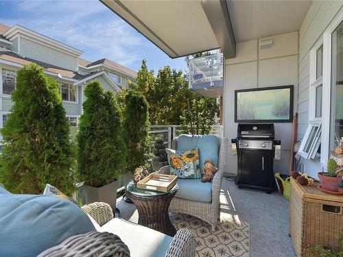 207-9861 Third St, Sidney, BC - Outdoor With Exterior