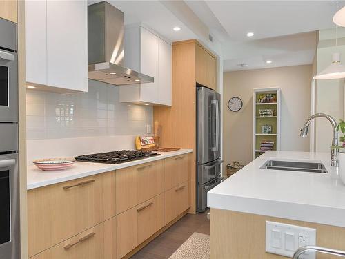 207-9861 Third St, Sidney, BC - Indoor Photo Showing Kitchen With Double Sink With Upgraded Kitchen