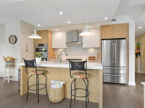 207-9861 Third St, Sidney, BC - Indoor Photo Showing Kitchen With Upgraded Kitchen