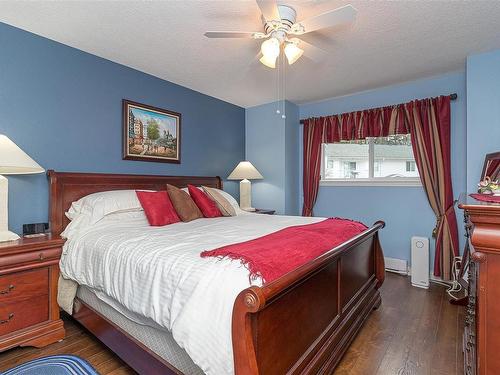 39-211 Madill Rd, Lake Cowichan, BC - Indoor Photo Showing Bedroom