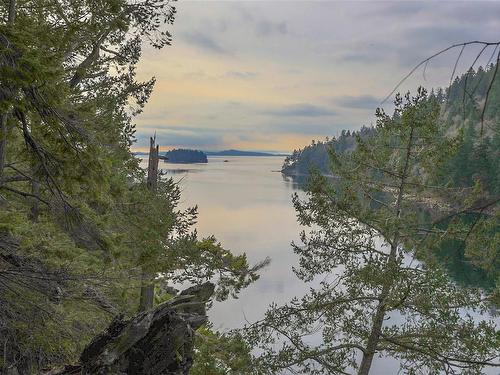 211 Halibut Hill, Mudge Island, BC 