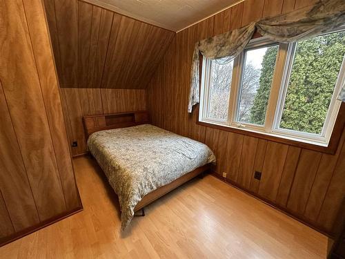 346 Eighth Avenue S, Kenora, ON - Indoor Photo Showing Bedroom