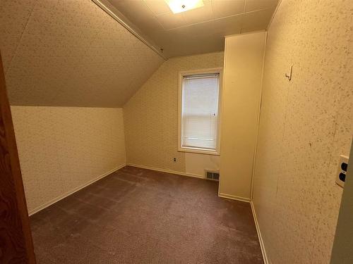 346 Eighth Avenue S, Kenora, ON - Indoor Photo Showing Other Room