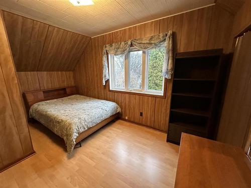 346 Eighth Avenue S, Kenora, ON - Indoor Photo Showing Bedroom