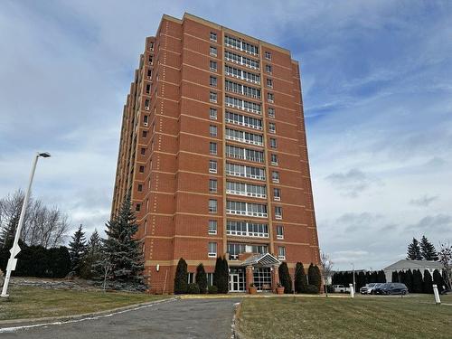 201 590 Beverly Street, Thunder Bay, ON - Outdoor With Balcony With Facade