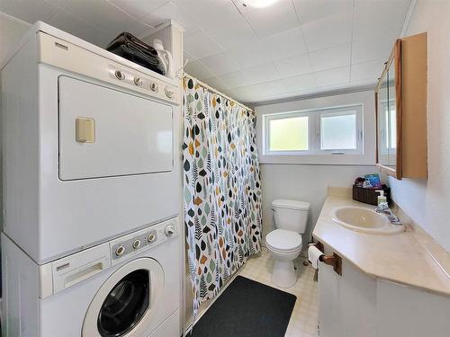 248 Government Road, Keewatin, ON - Indoor Photo Showing Laundry Room