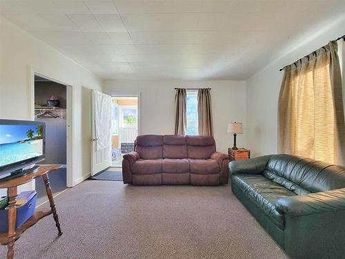 248 Government Road, Keewatin, ON - Indoor Photo Showing Living Room