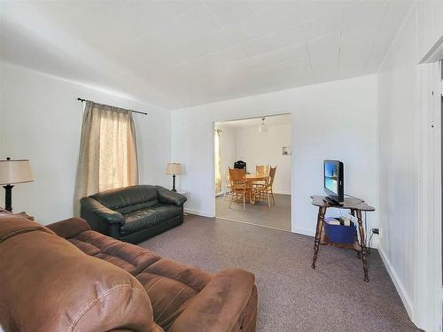 248 Government Road, Keewatin, ON - Indoor Photo Showing Living Room