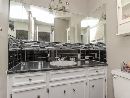 125 Anten Street, Thunder Bay, ON - Indoor Photo Showing Bathroom