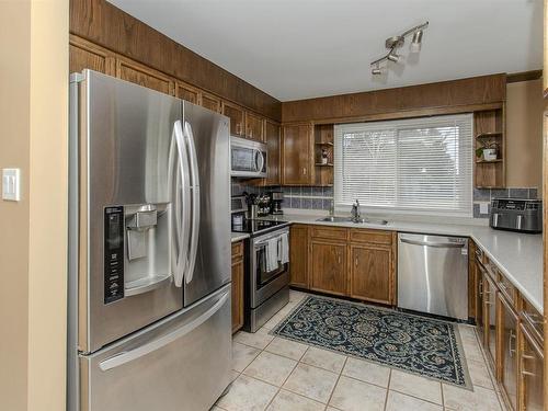 125 Anten Street, Thunder Bay, ON - Indoor Photo Showing Kitchen With Double Sink