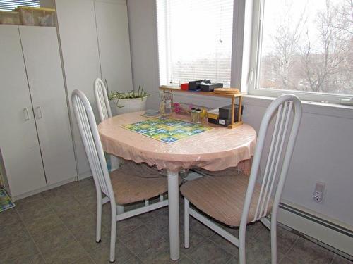 447 Oliver Road, Thunder Bay, ON - Indoor Photo Showing Dining Room