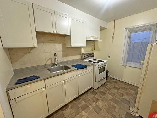 447 Oliver Road, Thunder Bay, ON - Indoor Photo Showing Kitchen