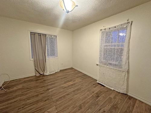 447 Oliver Road, Thunder Bay, ON - Indoor Photo Showing Other Room