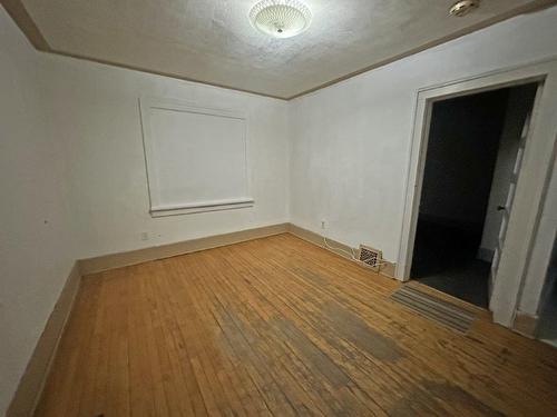 447 Oliver Road, Thunder Bay, ON - Indoor Photo Showing Other Room