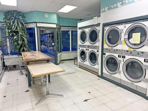 447 Oliver Road, Thunder Bay, ON - Indoor Photo Showing Laundry Room