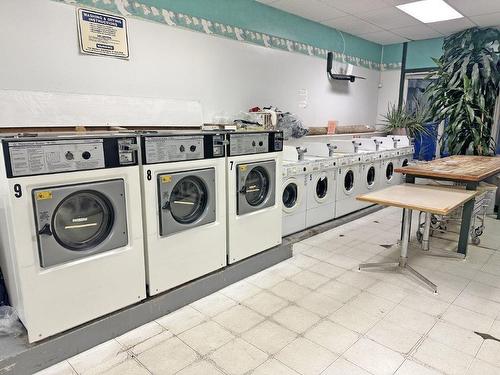 447 Oliver Road, Thunder Bay, ON - Indoor Photo Showing Laundry Room