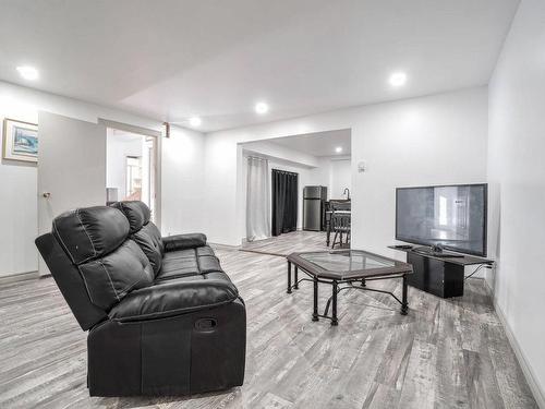 Family room - 575 Rue Des Sapins, Rivière-Rouge, QC - Indoor Photo Showing Living Room